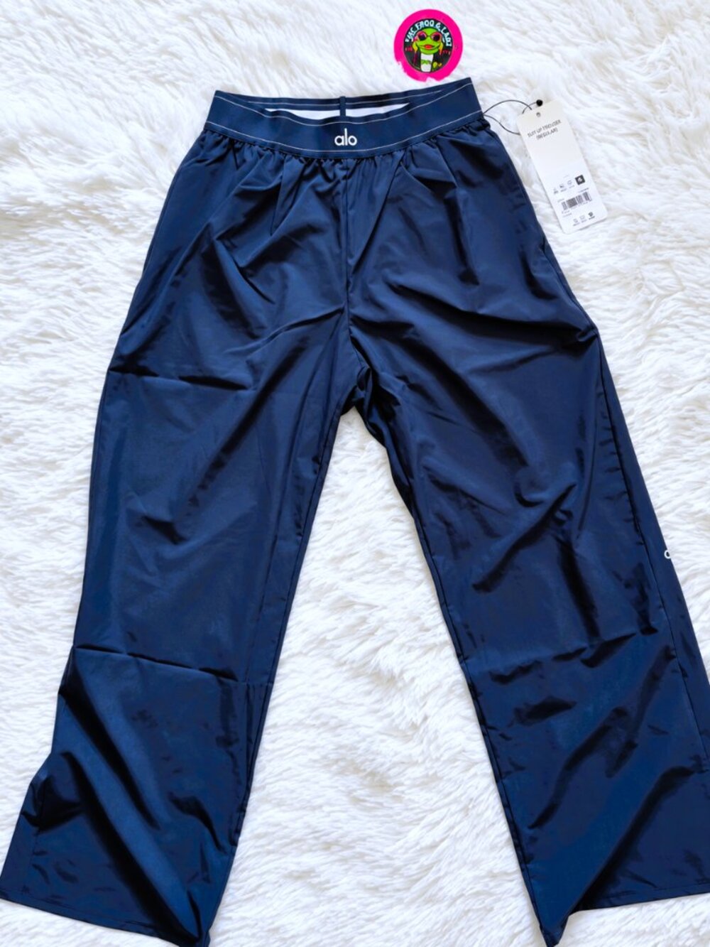 NWT Alo Yoga Suit Up Trouser Regular Navy Sizes S M L - Picture 3 of 8